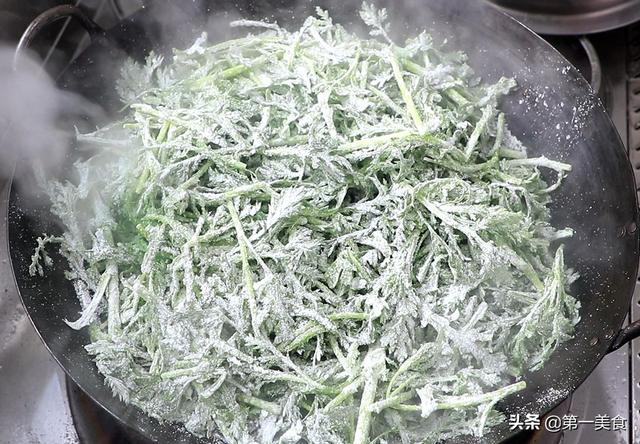 虾米茼蒿的做法，茼蒿怎样炒好吃（建议中老年人：多吃“润肺”菜）