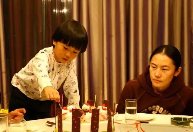 窦唯前妻高原现状，窦唯第二任妻子高原出生于（却与窦唯不到两年就离婚）