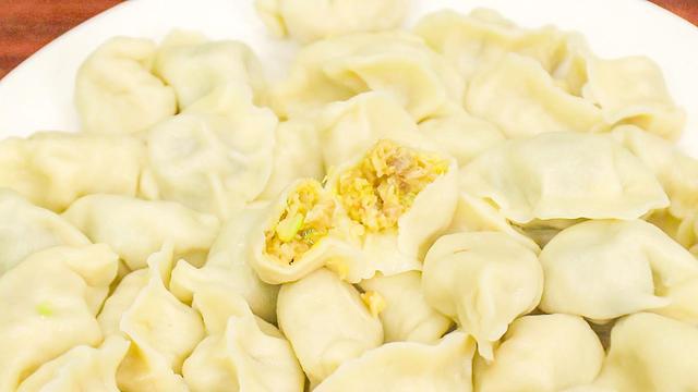 怎么做煎饺，空气炸锅怎么做煎饺（吃菠菜芹菜不如吃它）