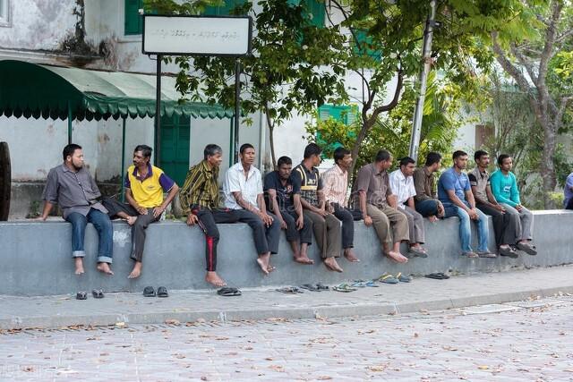 马尔代夫玩一周多少钱，马尔代夫和三亚哪个好玩（带你看看真实的“马尔代夫”）