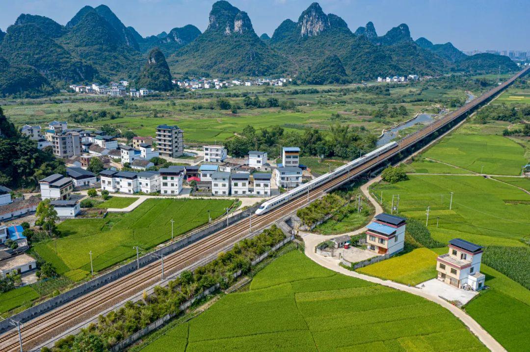 厦门到杭州高铁(厦门有几个火车站)