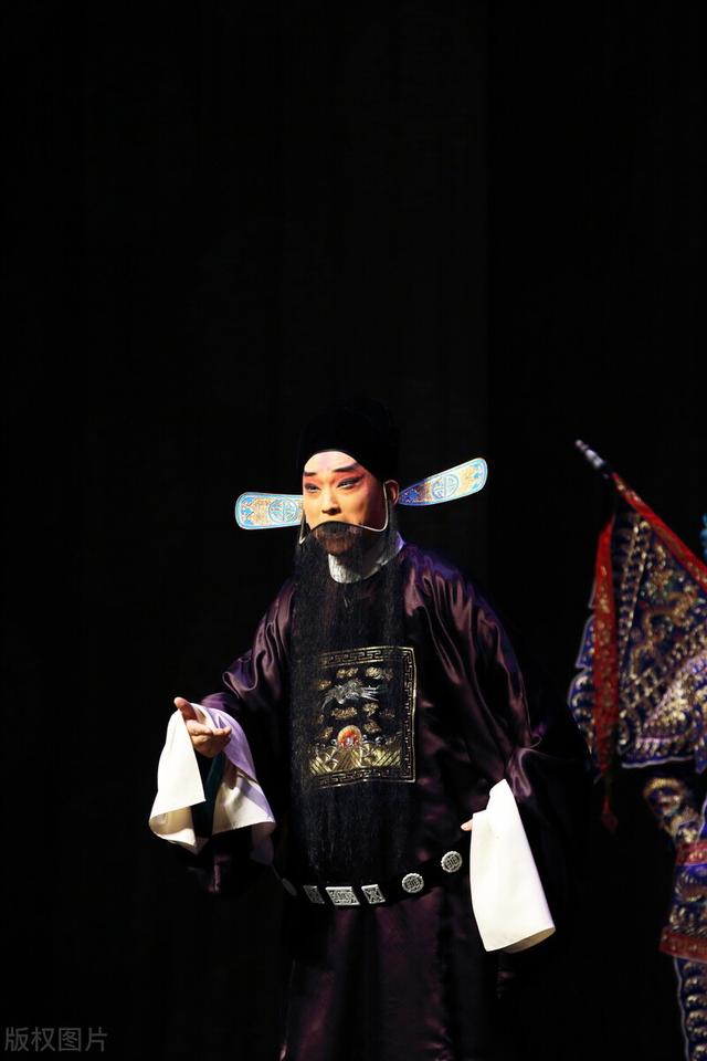 带六带八带九的成语有哪些，带八和九的成语（一天一个成语：指囷相赠）