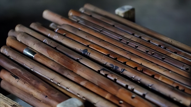 用竹子做笛子的方法，以竹笛为例分析竹材乐器的制作工艺以及在各地音乐中的应用