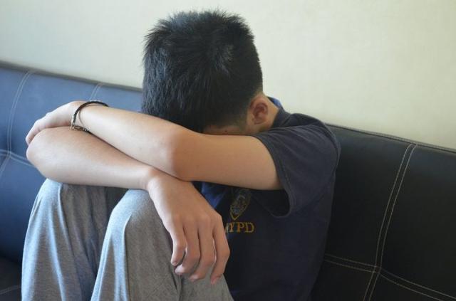 爱上两个人的心理原因，为什么有些人会同时喜欢上两个人（谈恋爱时为什么会对一个人执着）