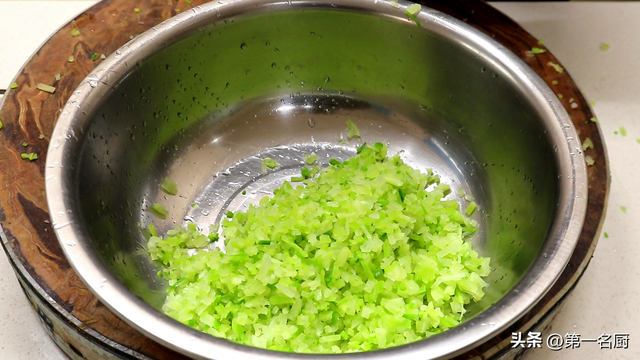 秋季吃什么菜好，秋季吃什么菜好呀（建议少吃猪肉和鱼肉）