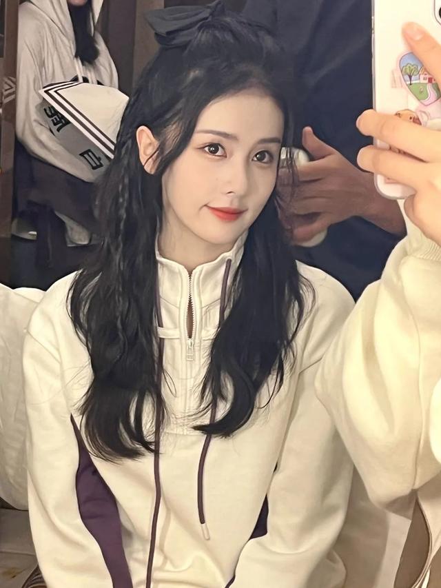 儿童发型图片 小女孩发型绑扎方法简单又可爱，儿童发型图片（几款绝美的新年公主编发）