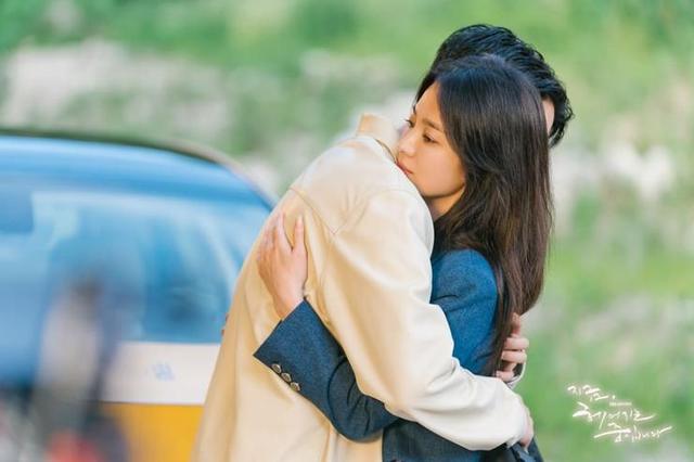 尹晶喜主演的电视剧，尹晶喜和老公的结婚照（在生活中如何做到断舍离）