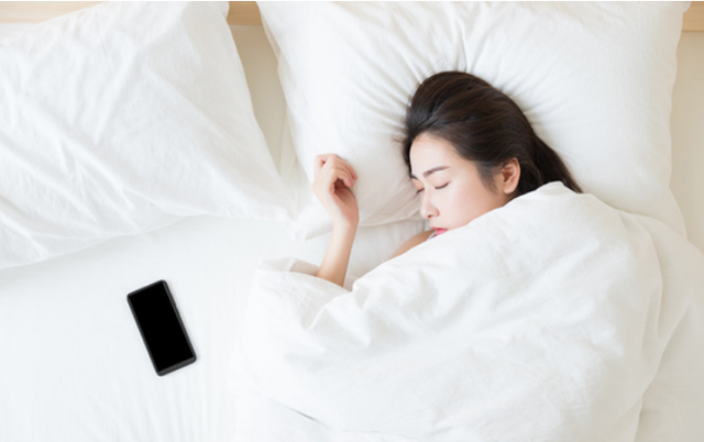 女孩子晚上睡觉时要不要穿内裤，晚上睡觉的时候到底要不要穿内裤（要不要穿内衣内裤）