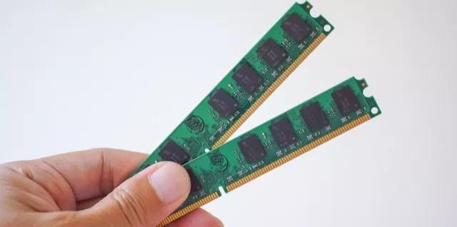 电脑8g内存够用吗，电脑8G内存够用吗（为什么电脑卖家都推荐两根8g内存而不是一根16g内存）