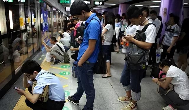 四个方法戒掉手机，我消失一个月做了3种尝试