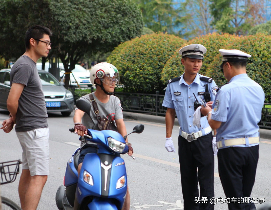 电动车带人违法吗（电动车到底能不能载人）