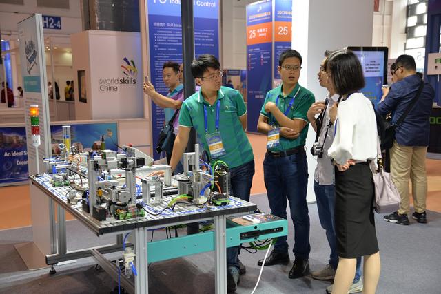 行政文员的工作内容，行政文员日常的工作内容分别有哪些（行政文员的接待工作：迎来送往）