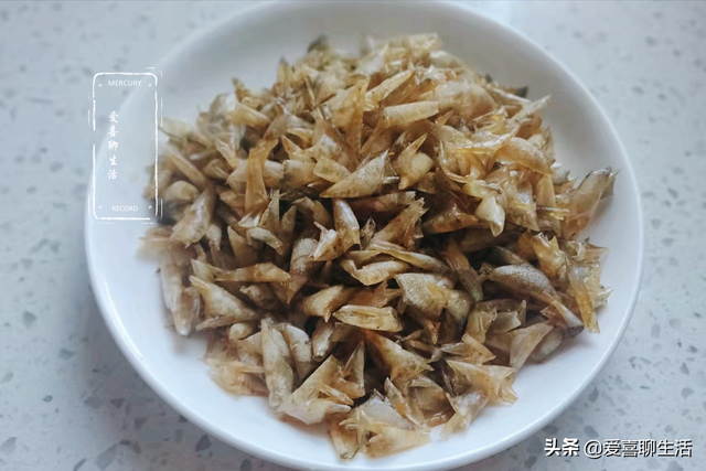 鱼鳞怎么做好吃，咸白鳞鱼怎么做好吃（水产市场遇见它别犹豫）