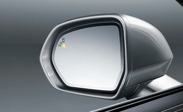 倒车影像突然不显示怎么回事，倒车影像不显示怎么回事（开车上路或能避免剐蹭）