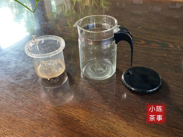 茶具套装有什么，茶具套装什么质地好呢（飘逸杯、龙胆壶、保温杯、玻璃杯、盖碗）