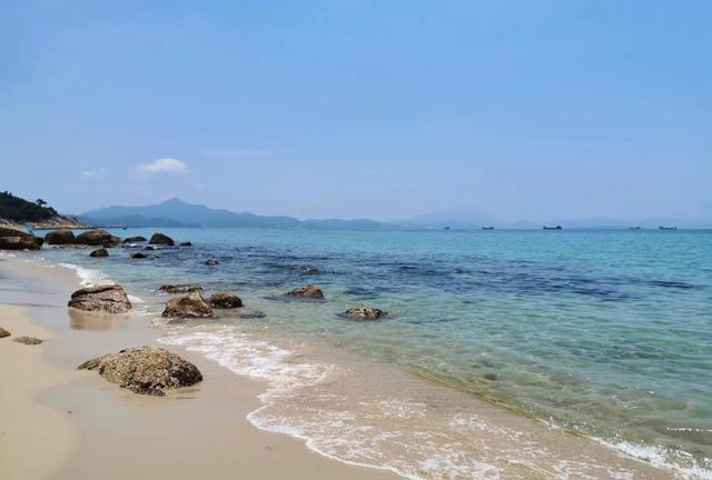 深圳西冲沙滩风景区，夏天是属于海边的季节