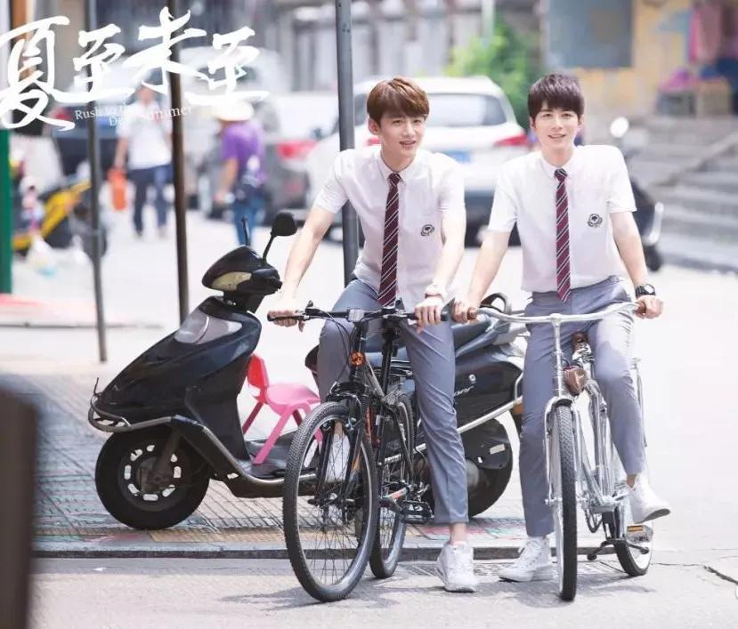 学校实习生评语（我看到三十年前老师给我作业的批语）