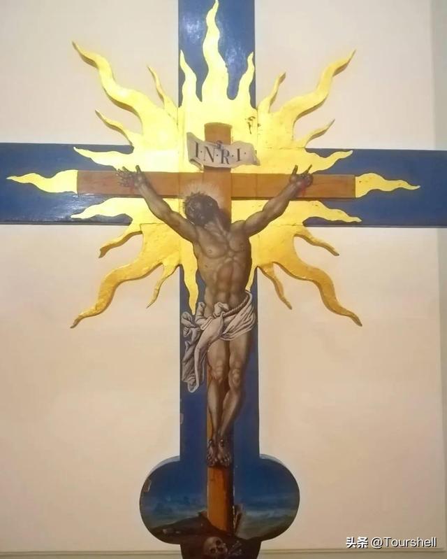 世界上最大的教堂，世界上最大的教堂是什么（圣彼得堡最美丽的教堂）