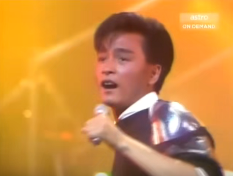 关正杰 - 天籁...星河传说歌词是什么，关正杰金山梦主题曲（香港十大劲歌金曲颁奖典礼-1984年度）