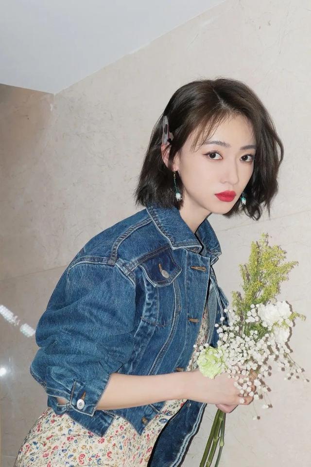 脑门大适合什么发型，脑门大适合啥发型（怎样才能找到适合自己的那款）