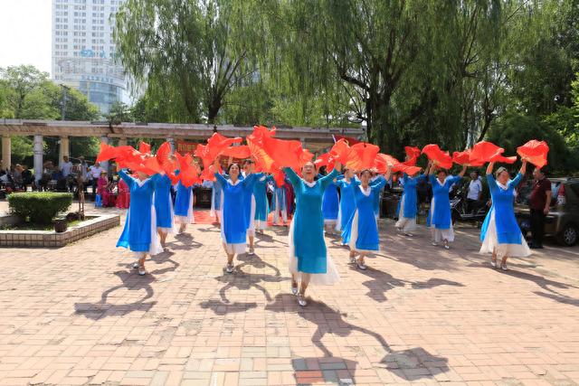 沈阳市铁西区兴华街道志诚里社区兴华公园——“幸福美丽时光”