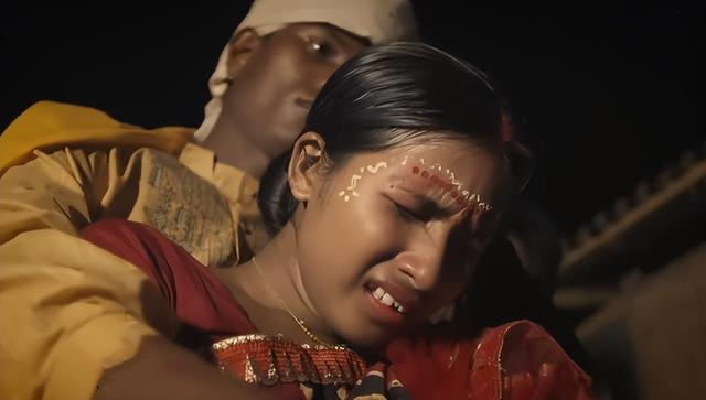 9.8分哭着看完的纪录片，看完这部纪录片我庆幸生在中国