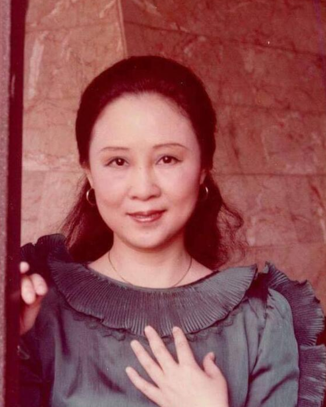 琼瑶的3段感情：与平鑫涛“忍爱”18年，劝原配：你也可以来我家