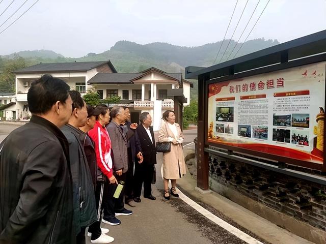 重庆万盛经开区万东镇，万盛万东镇：开展国防教育