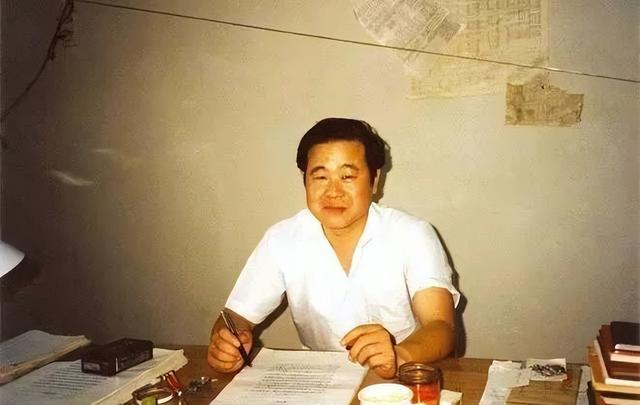 莫言个人资料，莫言资料（小学二年级毕业的妻子）