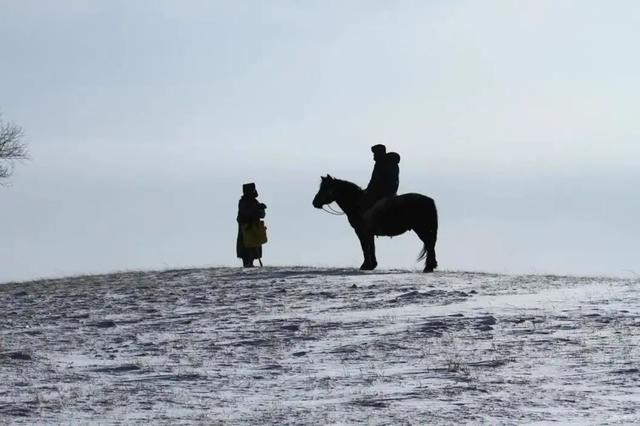 君子于役是什么意思，君子于役的解释（一首最简单的田园诗）