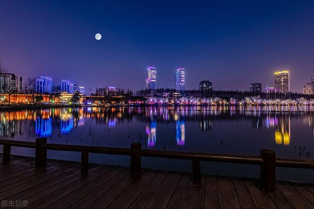 南京晚上哪里好玩的景点，上海旅游景点哪里好玩（共赴2022南京中秋佳节）