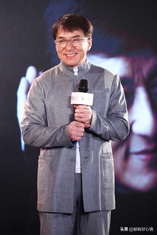 成龙和吴京谁更厉害，如果成龙和吴京打架