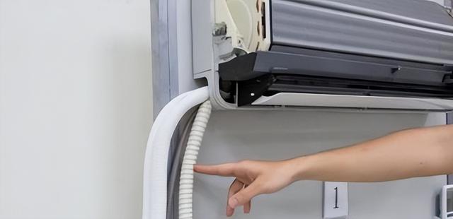 空调排水管漏水怎么换，空调漏水管子怎么换（格力空调排水管不排水怎么处理）