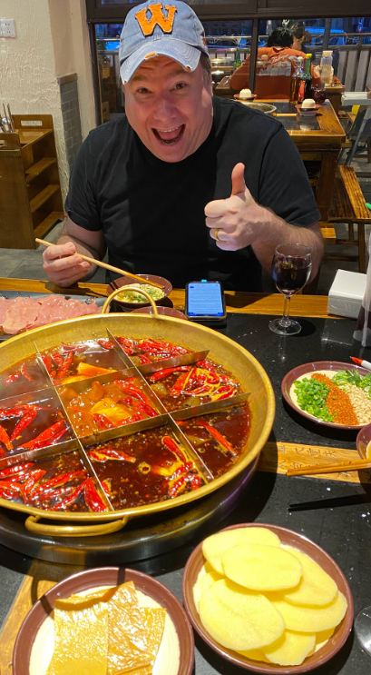 趴耳朵，娶了小12岁的中国媳妇（趴耳朵狗图片）