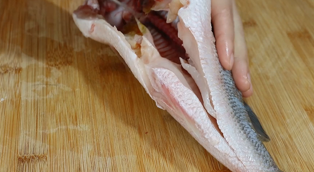 如何蒸鱼鲜嫩好吃，怎样蒸鱼才是最好的（牢记“3放2不放”）