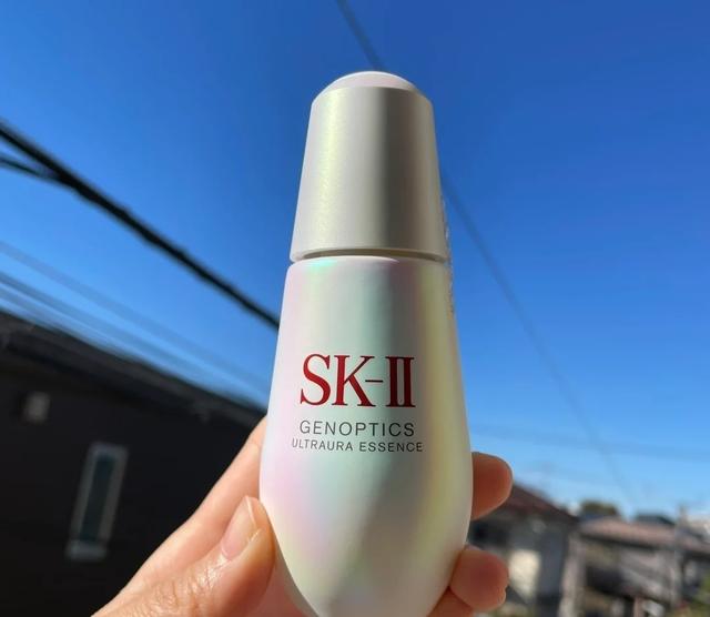 雅诗兰黛小棕瓶成分，雅诗兰黛小棕瓶成分是什么（SK2小灯泡、雅诗兰黛小棕瓶和兰蔻小黑瓶怎么选）