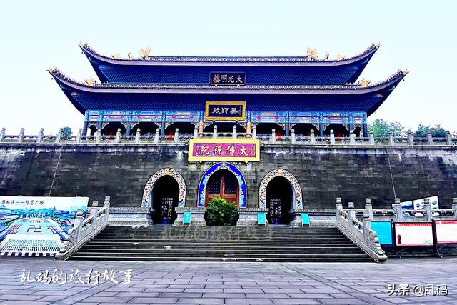 四川峨眉山在哪里许愿，峨眉山景区万年寺许愿（罕见乌木观音据说许愿很灵）