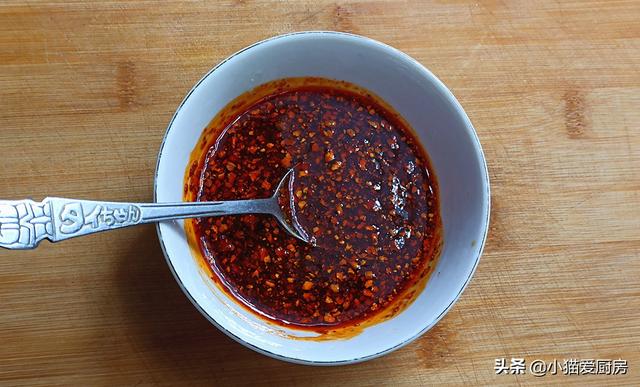 酸甜白菜的腌制方法，酸甜白菜的腌制方法窍门（教你简单快速腌辣白菜做法）