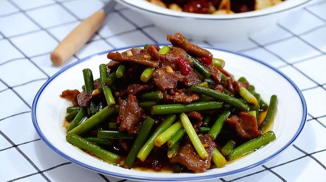 牛腩是牛身哪个部位的肉，牛腩是牛哪个部位的肉（内行人专挑“这4个部位”）