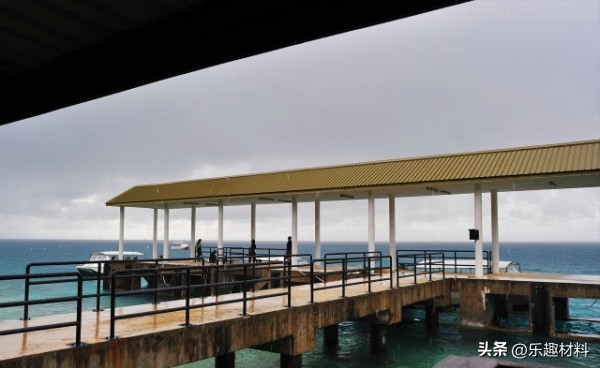 南沙群岛最大的自然岛屿是什么岛，南沙群岛最大的自然岛面积为0.43平方公里,其名字（中国只用一年将其扩大为36倍）