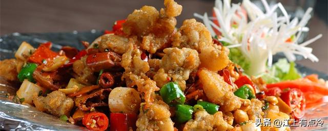 宫保鸡丁怎么做好吃，宫保鸡丁怎么烧（宫保鸡丁的做法）