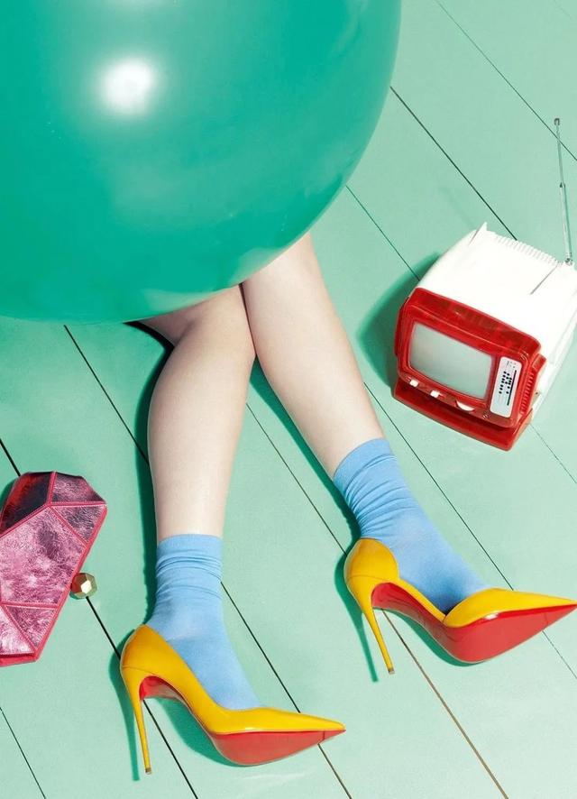 孕妇适合穿的鞋，孕妇适合穿的鞋子品牌（孕期穿鞋扫盲贴）