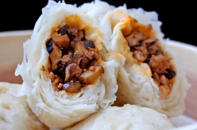 昆明特产美食，昆明特产有哪些土特产（云南昆明最著名的八大特色美食）