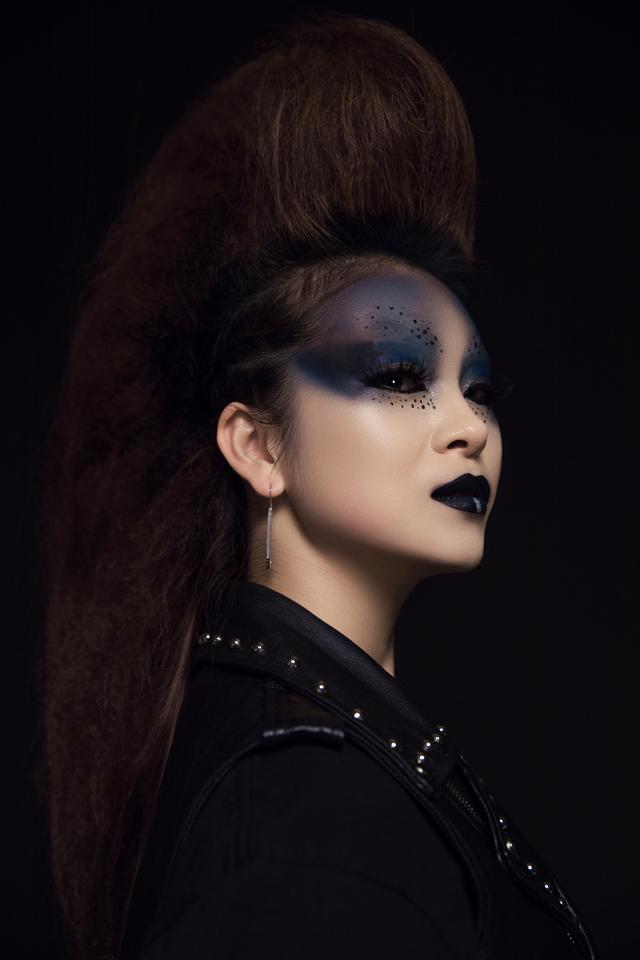 如何化舞台妆，如何化舞台妆眼影（教您打造另类舞台妆）