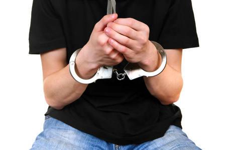 揭露地沟油的记者李翔，李翔 地沟油（夜晚在家门口遇害）