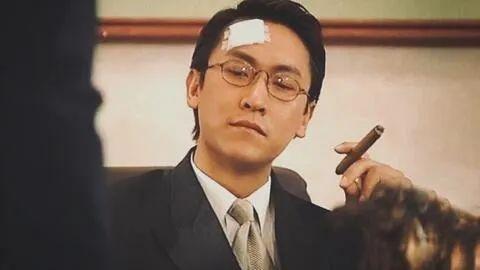 54岁tvb小生近况，54岁TVB肌肉男神晒父子合照