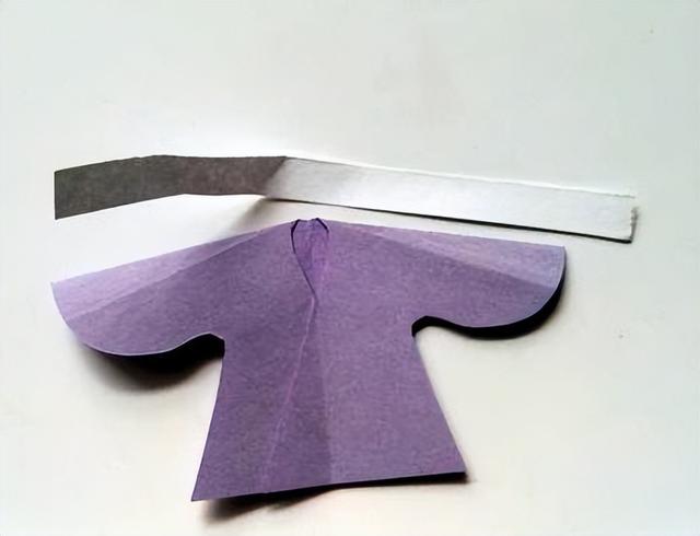 衣服折纸步骤图解，衣服折纸步骤图解简单（用纸折出来的汉服也可以这么好看）