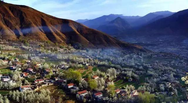 春天去哪里旅游好，这才是春天最值得去的20个地方（中国最美的30个地方）