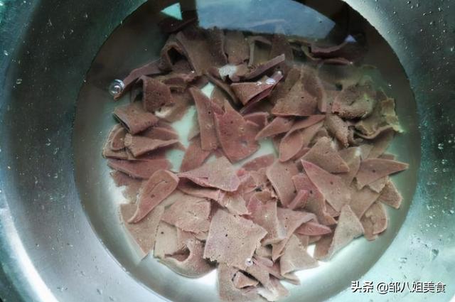 猪肝汤如何做，猪肝汤如何做（教你正确的处理方法）