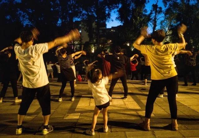 痛并快乐着，痛并快乐着英文（痛并快乐着白岩松）